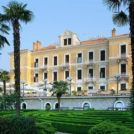 Hotel Opatija 2*