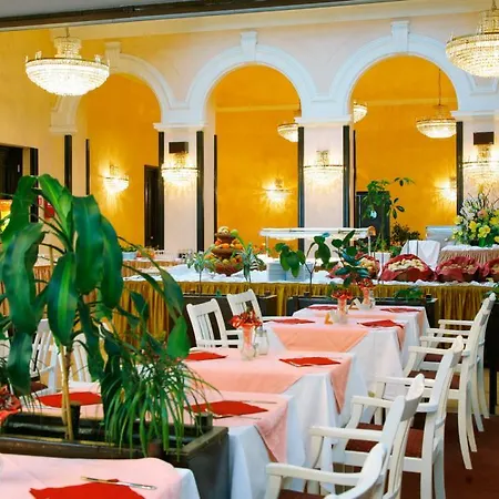 Hotel Opatija 2* 오파티아