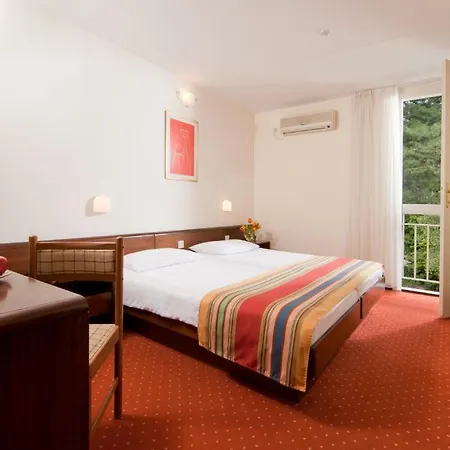 Hotel Opatija 호텔 2*