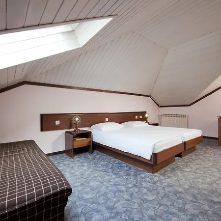 Hotel Opatija 2* 오파티아