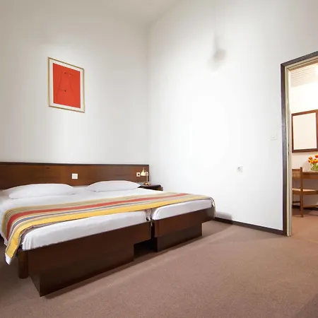 호텔 Hotel Opatija 오파티아