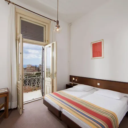 호텔 Hotel Opatija