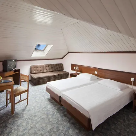 Hotel Opatija 2* Opatija