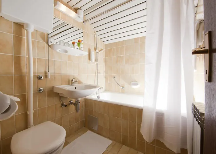 Hotel Opatija Готель 2*