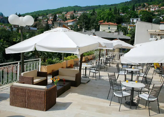 Hotel Opatija Готель Опатія