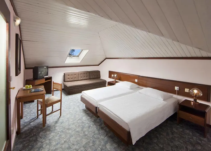 Hotel Opatija 2* Опатія