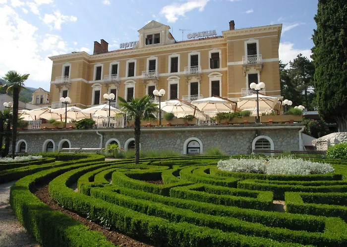 Hotel Opatija Готель Опатія