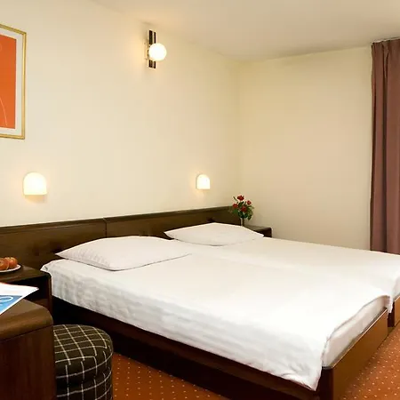 Hotel Opatija فندق 2*