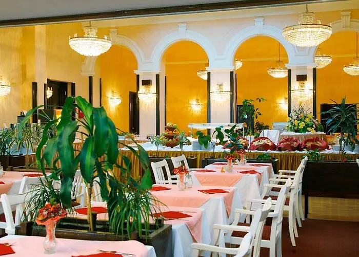 Hotel Opatija 2* Опатия