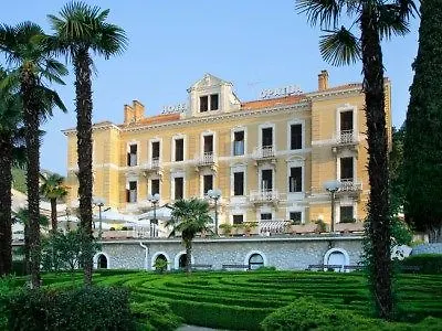 Отель Hotel Opatija