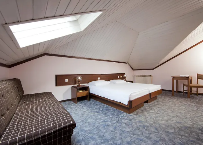 Hotel Opatija 2* Опатия