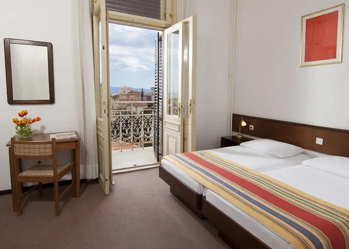 Hotel Opatija 2* Опатия